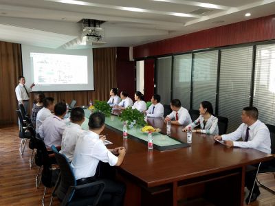 公司員工進技術(shù)交流與業(yè)務學習